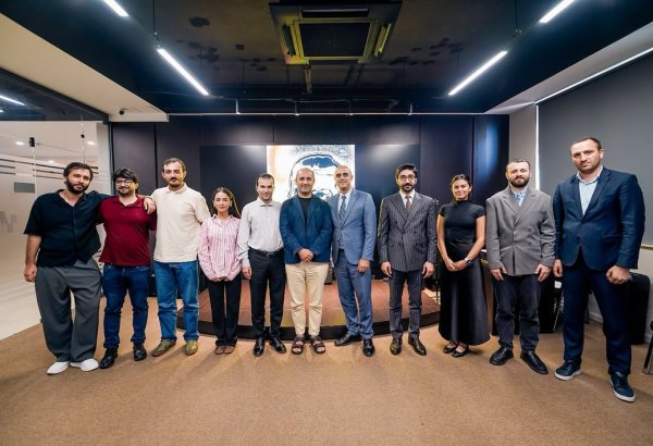 В Баку прошла встреча с коллективом фильма "Boşluğa Xütbə", представленного на Венецианском кинофестивале (ФОТО)
