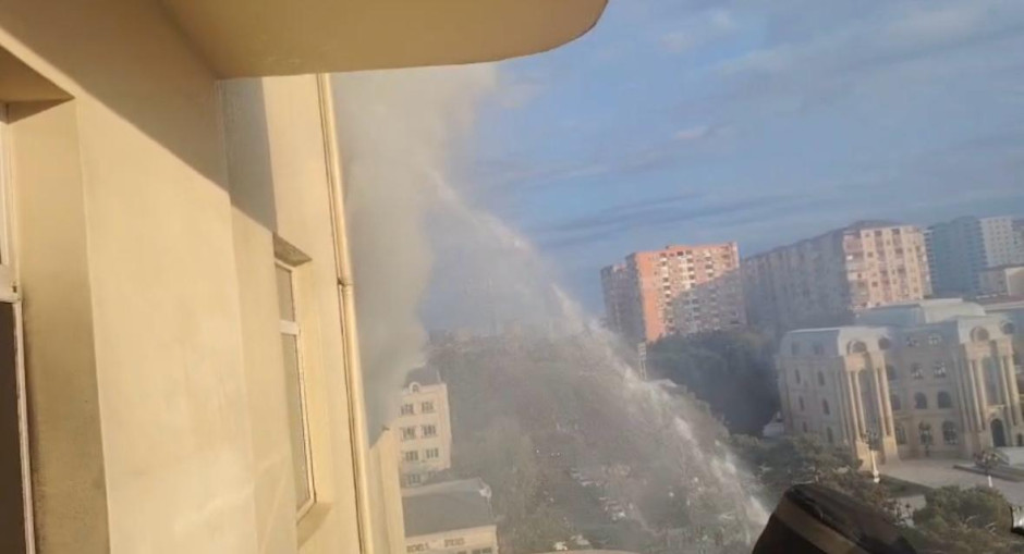 В Хырдалане произошел пожар в жилом здании (ФОТО/ВИДЕО)