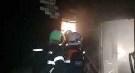 В Хырдалане произошел пожар в жилом здании (ФОТО/ВИДЕО)