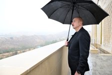 Президент Ильхам Алиев принял участие в открытии мечети, построенной в поселке Гадрут (ФОТО)