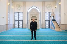 Президент Ильхам Алиев принял участие в открытии мечети, построенной в поселке Гадрут (ФОТО)