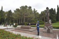 Китайская делегация посетила могилу великого лидера и Аллею шехидов (ФОТО)