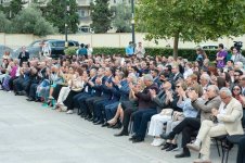 Под открытым небом Баку состоялось красочное открытие нового театрального сезона (ФОТО)