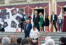 Под открытым небом Баку состоялось красочное открытие нового театрального сезона (ФОТО)