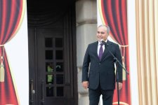 Под открытым небом Баку состоялось красочное открытие нового театрального сезона (ФОТО)