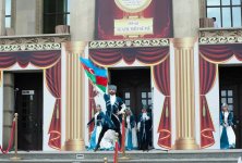 Под открытым небом Баку состоялось красочное открытие нового театрального сезона (ФОТО)