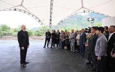 Президент Ильхам Алиев встретился с жителями сел Бадара, Дашбулаг, Сейидбейли и Шушакенд Ходжалинского района (ФОТО)