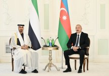 Состоялась встреча Президента Ильхама Алиева и Президента Шейха Мухаммеда бен Заида Аль Нахайяна в расширенном составе, проведен обмен документами между Азербайджаном и ОАЭ (ФОТО)