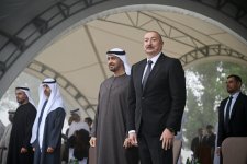 Президент Ильхам Алиев и Президент Шейх Мухаммед бен Заид Аль Нахайян посмотрели шоу карабахских скакунов на Джыдыр дюзю (ФОТО)