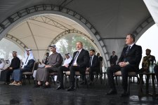 Президент Ильхам Алиев и Президент Шейх Мухаммед бен Заид Аль Нахайян посмотрели шоу карабахских скакунов на Джыдыр дюзю (ФОТО)