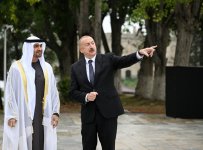 Президенты Азербайджана и Объединенных Арабских Эмиратов осмотрели в Шуше расстрелянные памятники известным личностям Азербайджана (ФОТО)