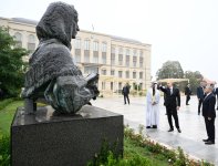 Президенты Азербайджана и Объединенных Арабских Эмиратов осмотрели в Шуше расстрелянные памятники известным личностям Азербайджана (ФОТО)