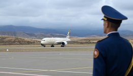 Президент Объединенных Арабских Эмиратов прибыл с официальным визитом в Азербайджан (ФОТО)