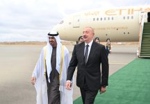Президент Объединенных Арабских Эмиратов прибыл с официальным визитом в Азербайджан (ФОТО)