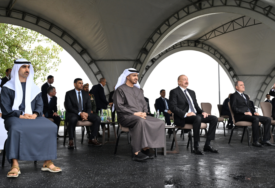 Президент Ильхам Алиев и Президент Шейх Мухаммед бен Заид Аль Нахайян посмотрели шоу карабахских скакунов на Джыдыр дюзю (ФОТО)