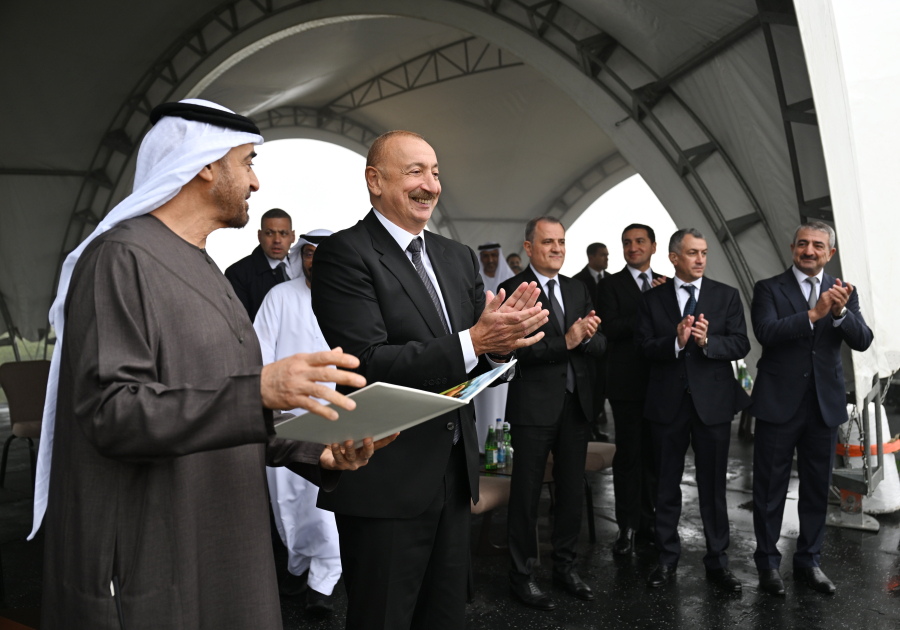 Президент Ильхам Алиев и Президент Шейх Мухаммед бен Заид Аль Нахайян посмотрели шоу карабахских скакунов на Джыдыр дюзю (ФОТО)