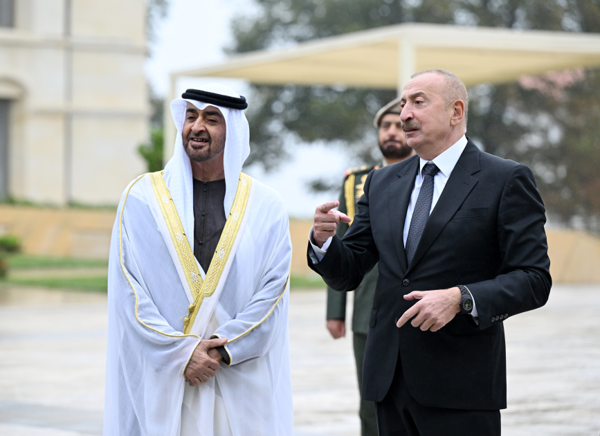 Президенты Азербайджана и Объединенных Арабских Эмиратов осмотрели в Шуше расстрелянные памятники известным личностям Азербайджана (ФОТО)