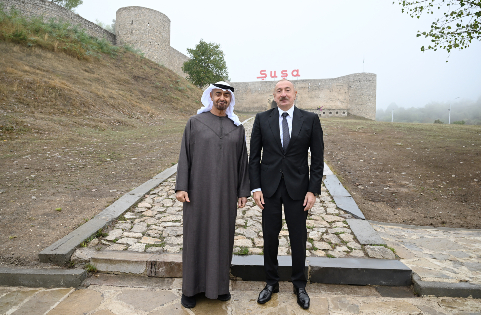 Президенты Азербайджана и Объединенных Арабских Эмиратов сфотографировались на фоне Шушинской крепости (ФОТО)