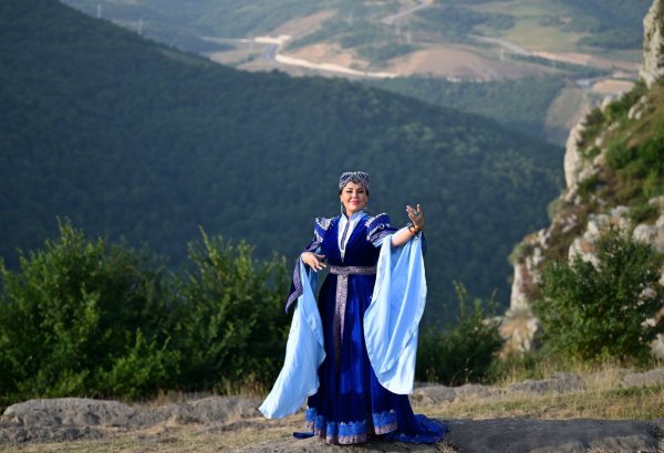 Гюлюстан Алиева представила проект "Век принадлежит Тюрку" на пяти языках (ВИДЕО, ФОТО)