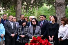 В Баку почтена память выдающихся деятелей культуры и проведен концерт в честь Дня национальной музыки (ФОТО)