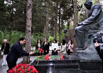 В Баку почтена память выдающихся деятелей культуры и проведен концерт в честь Дня национальной музыки (ФОТО)
