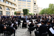 В Баку почтена память выдающихся деятелей культуры и проведен концерт в честь Дня национальной музыки (ФОТО)