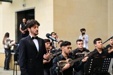 В Баку почтена память выдающихся деятелей культуры и проведен концерт в честь Дня национальной музыки (ФОТО)
