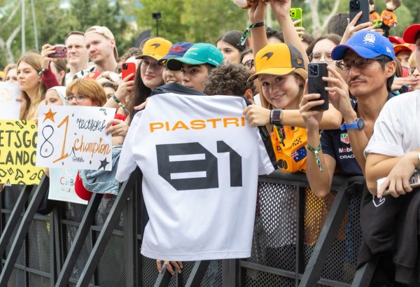 На Гран-при Азербайджана "Формулы-1 прошел фан-форум с участием гонщиков (ФОТО)