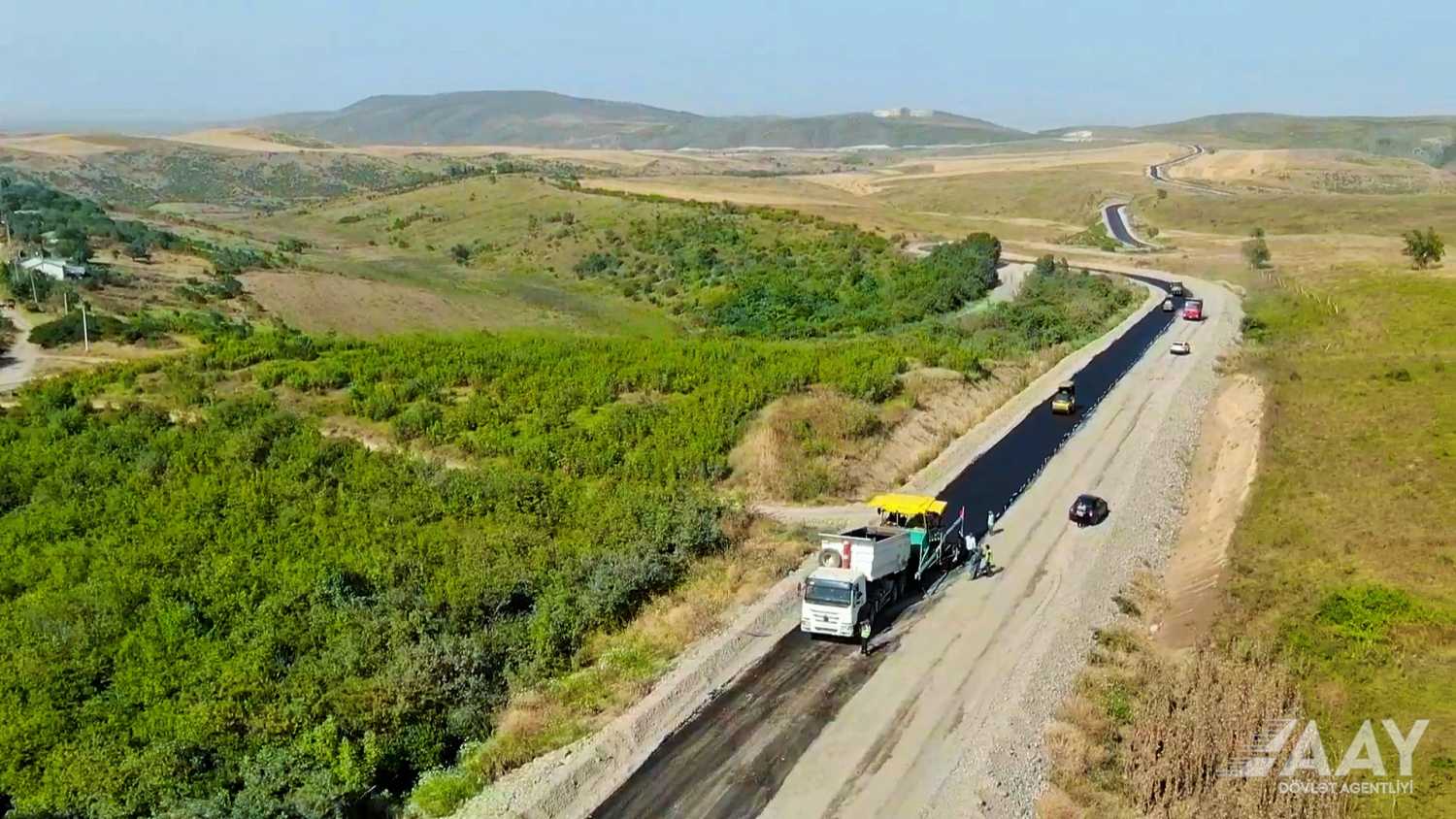 Продолжается строительство автодороги Суговушан - Сарсангское водохранилище - Гозлукерпю - Кяльбаджар (ФОТО/ВИДЕО)