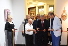 Азербайджанские ученые взяли в руки кисти и палитры - открылась необычная выставка (ФОТО)