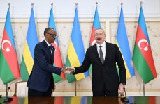 Состоялся обмен документами, подписанными между Азербайджаном и Руандой, затем президенты выступили с заявлениями для прессы (ФОТО)