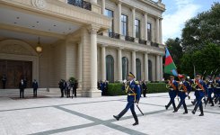 В Баку состоялась церемония официальный встречи Президента Руанды (ФОТО)