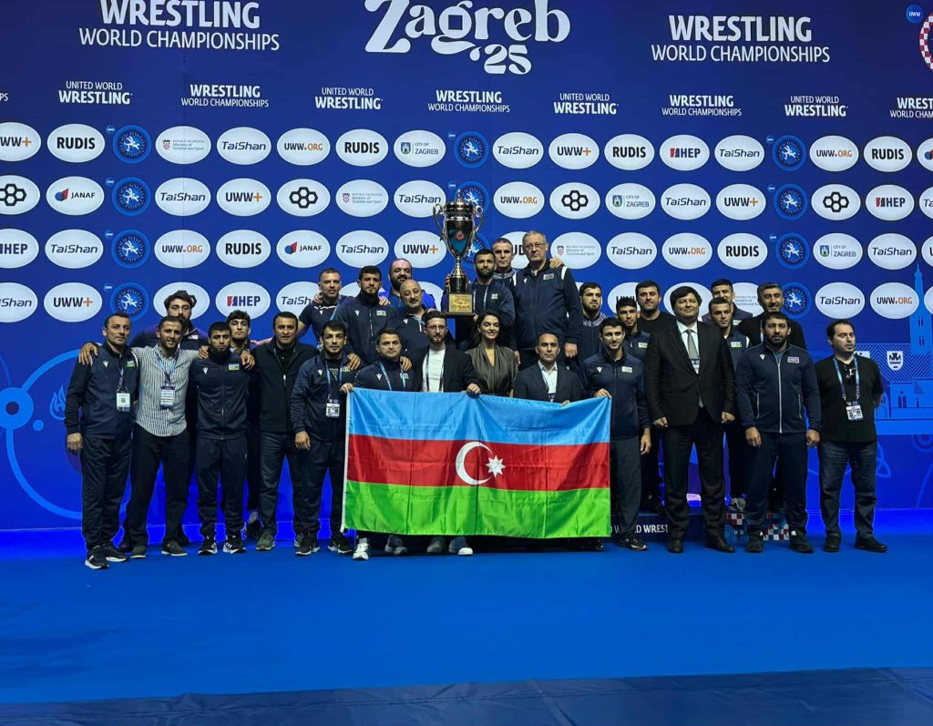 Сборная Азербайджана по борьбе заняла второе место на чемпионате мира (ФОТО)