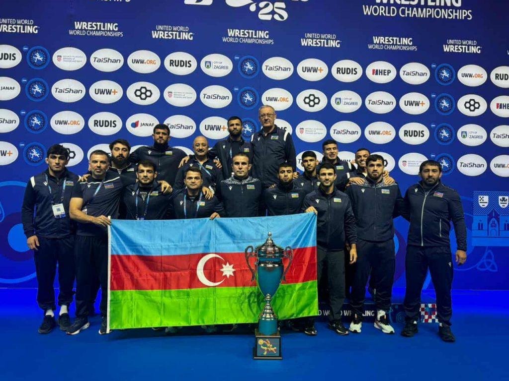 Сборная Азербайджана по борьбе заняла второе место на чемпионате мира (ФОТО)