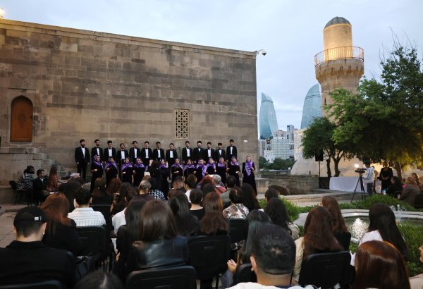 Исторические уголки Ичеришехер превратились в живые музыкальные сцены (ФОТО)