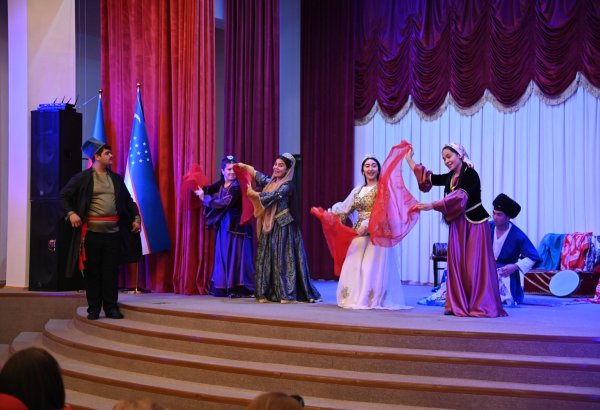 Мастера Узбекистана с любовью к Азербайджану - праздничный вечер в Ташкенте (ФОТО)