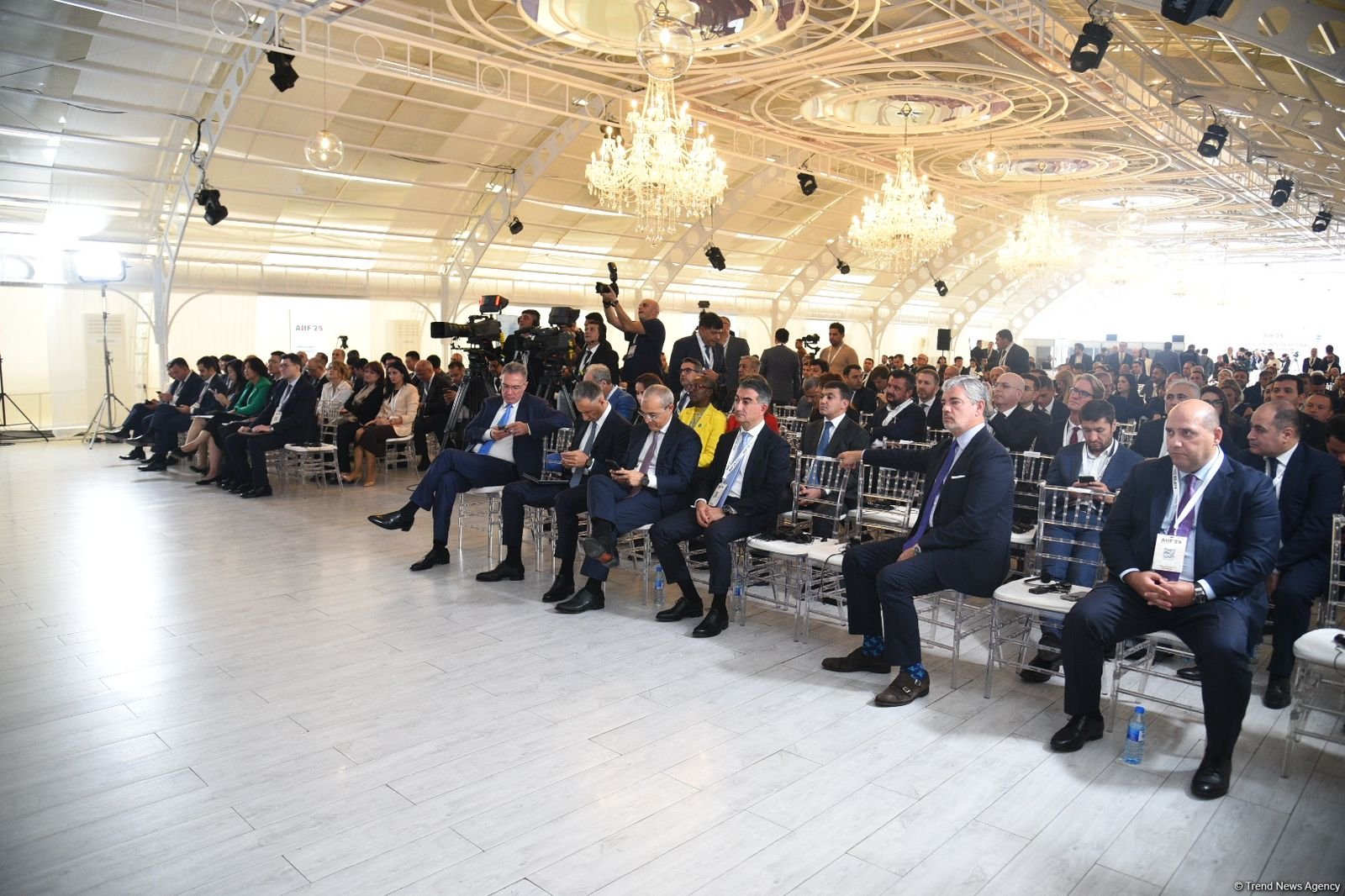 В Баку проходит I Азербайджанский международный инвестиционный форум (ФОТО)