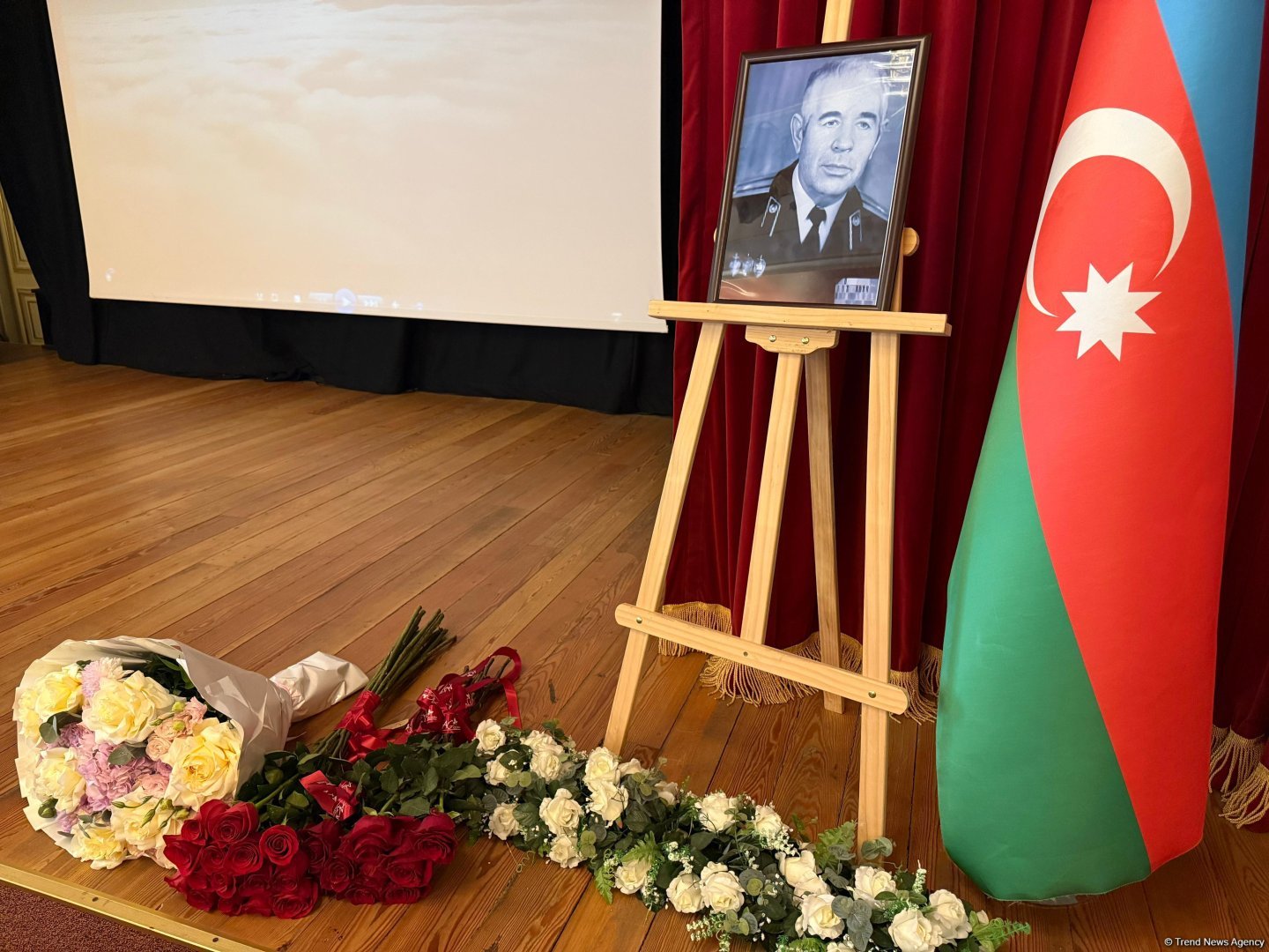 В Баку почтили память легендарного разведчика Рзагулу Гулиева (ФОТО)