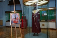 Наследие Мирзы Гадима Иревани ожило в тканях и красках - мужских и женских костюмах (ВИДЕО, ФОТО)