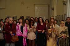 Наследие Мирзы Гадима Иревани ожило в тканях и красках - мужских и женских костюмах (ВИДЕО, ФОТО)