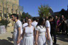 В рамках Фестиваля "Насими" в старинной части Баку – Ичеришехер представлен ряд интересных перформансов (ФОТО)