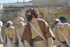 В рамках Фестиваля "Насими" в старинной части Баку – Ичеришехер представлен ряд интересных перформансов (ФОТО)