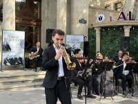 Живое воплощение великих мастеров на улицах Баку - открылись врата истории (ФОТО)