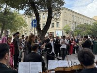 Живое воплощение великих мастеров на улицах Баку - открылись врата истории (ФОТО)