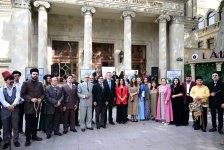 Живое воплощение великих мастеров на улицах Баку - открылись врата истории (ФОТО)