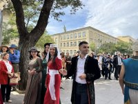 Живое воплощение великих мастеров на улицах Баку - открылись врата истории (ФОТО)