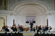 Элегантность и страсть - всемирно известная турецкая флейтистка представила азербайджанскую классику (ФОТО)