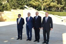 Председатели комитетов Сената Национального конгресса Чили посетили могилу общенационального лидера Гейдара Алиева и Аллею шехидов (ФOTO)