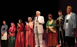 Весёлая и остроумная история о семейных отношениях в Баку (ФОТО)