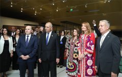"Мир таджикской вышивки" в Баку: искусство, в котором звучит душа народа (ФОТО)
